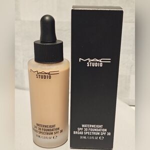 NW22 Mac Studio Waterweight SPF30 Foundation - Full Size/ 1.0 Oz. NIB